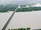 Die Donaubrücke in Mauthausen. (Bild öffnet sich in einem neuen Fenster)
