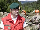 Sanitätsunteroffizier Rudolf Walder unterstützt seine Pionierkameraden. (Bild öffnet sich in einem neuen Fenster)