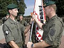 Brigadier Starlinger übergibt das Kommando an Oberst Holzer. (Bild öffnet sich in einem neuen Fenster)