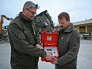 Der Zündmechanismus wird aktiviert: Pfeifer, l., und Voglauer. (Bild öffnet sich in einem neuen Fenster)