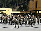 Der Ausmarsch der Militärmusik. (Bild öffnet sich in einem neuen Fenster)