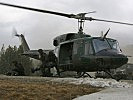 Die Soldaten eines Panzerabwehrlenkwaffen-Trupps werden abgesetzt. (Bild öffnet sich in einem neuen Fenster)