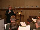 Militärkapellmeister Oberst i. R. Bodingbauer in seinem Element. (Bild öffnet sich in einem neuen Fenster)