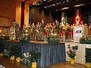 Der Kapellmeister und sein Orchester nach dem Konzert. (Bild öffnet sich in einem neuen Fenster)