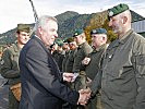 Hermann Schützenhöfer bei der Ordensverleihung... (Bild öffnet sich in einem neuen Fenster)