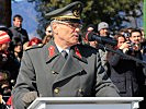 Oberst Schweizer bei seinen Grußworten an die Soldaten. (Bild öffnet sich in einem neuen Fenster)