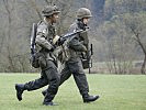 Die Soldaten stürmen zum Angriff... (Bild öffnet sich in einem neuen Fenster)