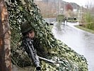 Ein Maschinengewehr 74 wird zur Sicherung eingesetzt. (Bild öffnet sich in einem neuen Fenster)