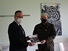 General Brieger mit Bezirkshauptmann Hofrat Müller. (Bild öffnet sich in einem neuen Fenster)