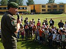 Oberstleutnant Manfred Hofer begrüßt seine Gäste in der Landwehr-Kaserne. (Bild öffnet sich in einem neuen Fenster)