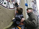 Heeresbergführer sicherten den Aufstieg auf die Kletterwand. (Bild öffnet sich in einem neuen Fenster)