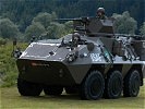 ...mit einem Pandur-Radpanzer in Sicherheit gebracht. (Bild öffnet sich in einem neuen Fenster)