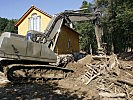 Schwere Geräte helfen, Verklausungen zu entfernen. (Bild öffnet sich in einem neuen Fenster)