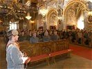 ...feiert im herrlichen Ambiente der Stiftskirche die heilige Messe... (Bild öffnet sich in einem neuen Fenster)