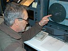Die Monitore des Radars zeigen einen Radius bis zu 80 Kilometern. (Bild öffnet sich in einem neuen Fenster)