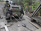 Der Bergepanzer verhindert ein Abrutschen der Brücke. (Bild öffnet sich in einem neuen Fenster)