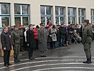 Meldung an den militärisch Höchstanwesenden. (Bild öffnet sich in einem neuen Fenster)