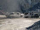 Der Bergepanzer schleppte den Kampfpanzer "Leopard" ab. (Bild öffnet sich in einem neuen Fenster)