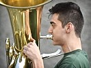 Auch die Instrumente der Gardemusik konnten ausprobiert werden. (Bild öffnet sich in einem neuen Fenster)