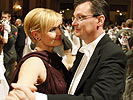 Auch Minister Darabos und seine Frau schwangen das Tanzbein. (Bild öffnet sich in einem neuen Fenster)