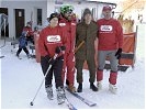 Manuela und Sepp Resnik, Rekrut Matthias Windhager mit Betreuer Wachtmeister Herbert Egger.