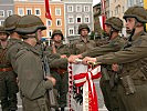 Leisteten den Treue-Eid an der Brigadestandarte: Die Rekruten Julian Rössler aus Geiersberg, Lorenz Kitzmüller aus Ried, Gerhard Fuchsberger aus Ampflwang und Andreas Schwetzer aus Bad Schallerbach (v.l.).