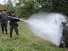 Auch ein Einmann-Wasserwerfer wurde der Delegation präsentiert.