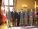 V.l.: Major Alfred Steingresz, Bürgermeister Mario Mühlböck, LH Josef Pühringer, Leutnant Hannes Wagner, Leutnant Matthias Wieser, Generalmajor Kurt Raffetseder.
