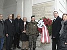 Eine Gedenktafel erinnert in Floridsdorf an die Widerstandskämpfer Biedermann, Huth und Raschke.