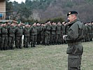 Brigadier Karl Pronhagl begrüßt die Übungsteilnehmer in Neulengbach.