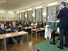 Zahlreiche Zuhörer wurden von Hans Aigner bestens informiert.