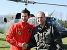 Trainer Andi Heraf mit Oberstleutnant Hans-Peter Hohlweg.