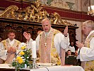 V.l.: Militärdekan Rachle, Abt Feurstein und Militärgeneralvikar Farner zelebrieren gemeinsam die Pontifikalmesse.