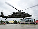 Publikumsmagnet: Ein S-70 "Black Hawk" des Heeres.