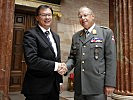 Minister Darabos mit Brigadier Hufler: "Für die Aufgabe als Militärkommandant im höchsten Maß geeignet."