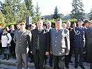 Die Organisatoren der Feier: Generalmajor Herbert Bauer, l., und Hermann Hotter vom Schwarzen Kreuz, r., mit Landeshauptmann Günther Platter.