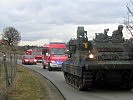 Bergepanzer "Greif" fahren aus der Kaserne Feldbach.