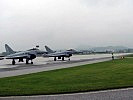 Erstmals landen zwei Eurofighter am Salzburg Airport.