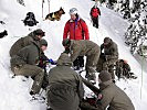 Ein Lawineneinsatzzug bei einer Übung im Jahr 2012 in Kitzbühel.