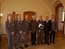 V.l.: Vizeleutnant Walter Kornfeld, Wachtmeister Jürgen Walter, Oberstleutnant Wolfgang Gröbming, Professor Dieter Winkler, Brigadier Johann Luif, Otto Jaus und Johann Unterkirchner.