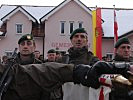 "ich gelobe" vor dem Feldzeichen des Jägerbataillons 19.