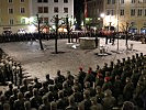 Die angetretenen Formationen am Bayerhamerplatz in Hallein.