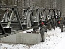 Die 24 Meter lange D-Brücke wurde in der Karwoche gebaut.