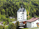 Die an eine mittelalterliche Festung erinnernde Wallfahrtskirche.