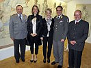 V.l.: Generalleutnant Johann Roßmanith, Judith Reichart, Bettina Konzett, Brigadier Ernst Konzett, Brigadier i.R. Gottfried Schröckenfuchs.