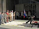 Kranzniederlegung beim Monument des slowakischen Aufstandes.