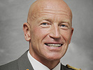 Generalleutnant Karl Schmidseder wurde erneut zum Leiter der Einsatzsektion bestellt.