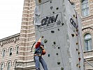 Besonders begehrt bei der Jugend: Der Kletterturm der Heerestruppenschule.