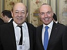 ...und mit seinem französischen Amtskollegen Jean-Yves Le Drian.