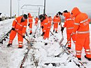 Am Verschiebebahnhof Fürnitz haben Einsatzkräfte des Heeres 1.600 Tonnen Schnee entfernt.